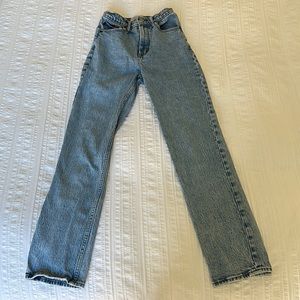 Abercrombie & Fitch The 90’s Straight Ultra High Rise